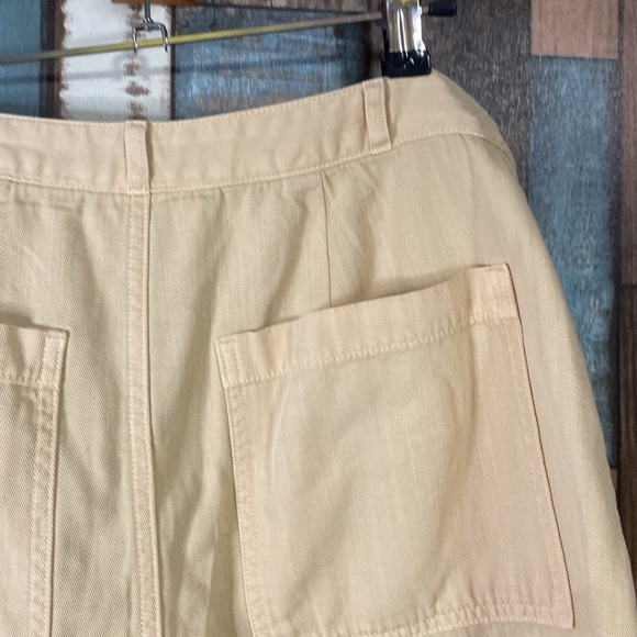 Universal thread  tan shorts - Picture 12 of 16